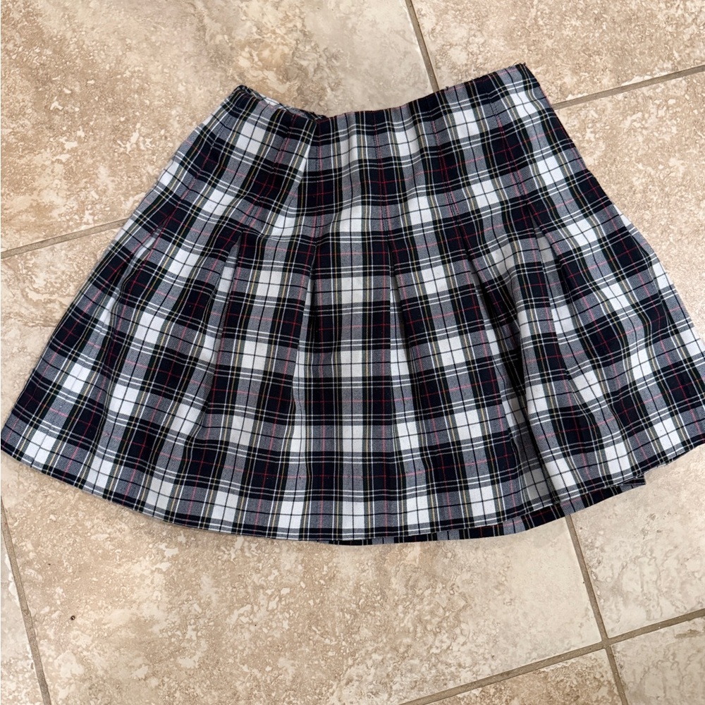 Mills Uniform co. School Girl Uniform
Marymount Plaid Skirt Size T7